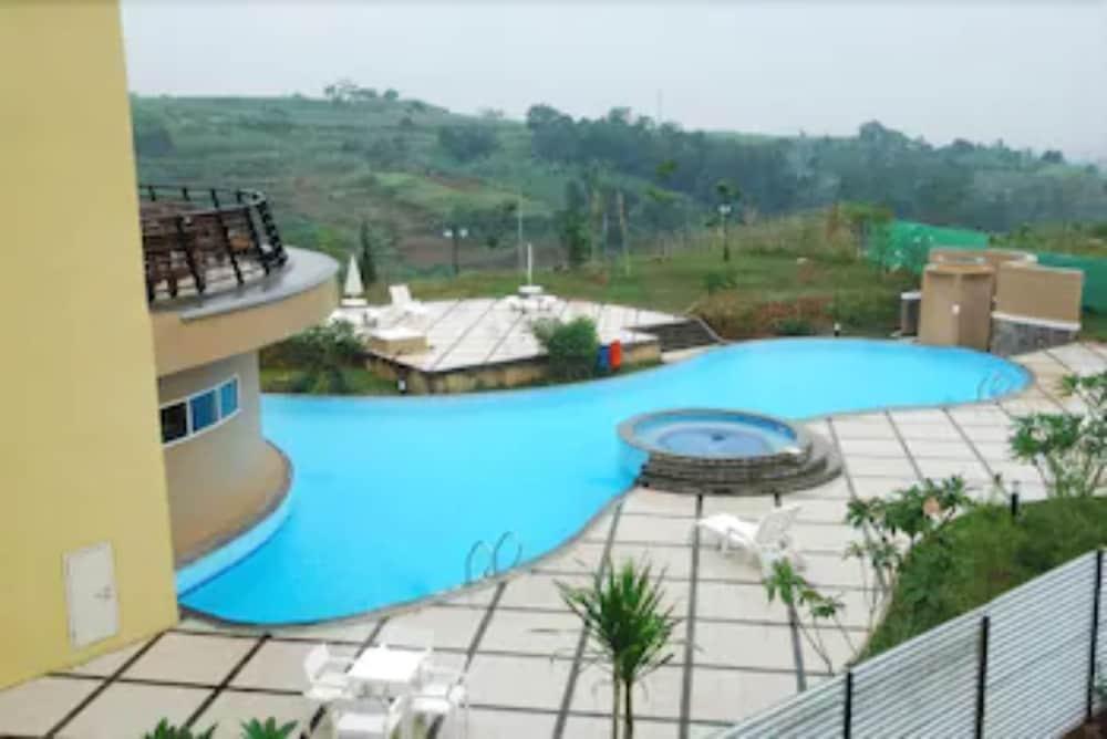 Marbella Suites Bandung Cimenyan Екстер'єр фото