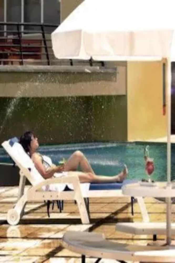 Marbella Suites Bandung Cimenyan Екстер'єр фото
