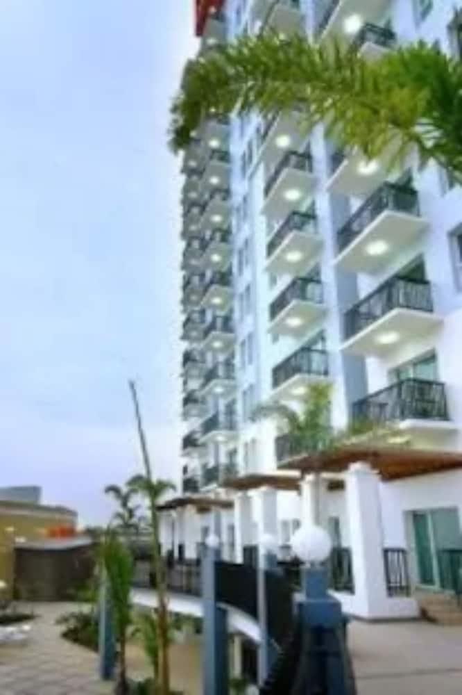 Marbella Suites Bandung Cimenyan Екстер'єр фото