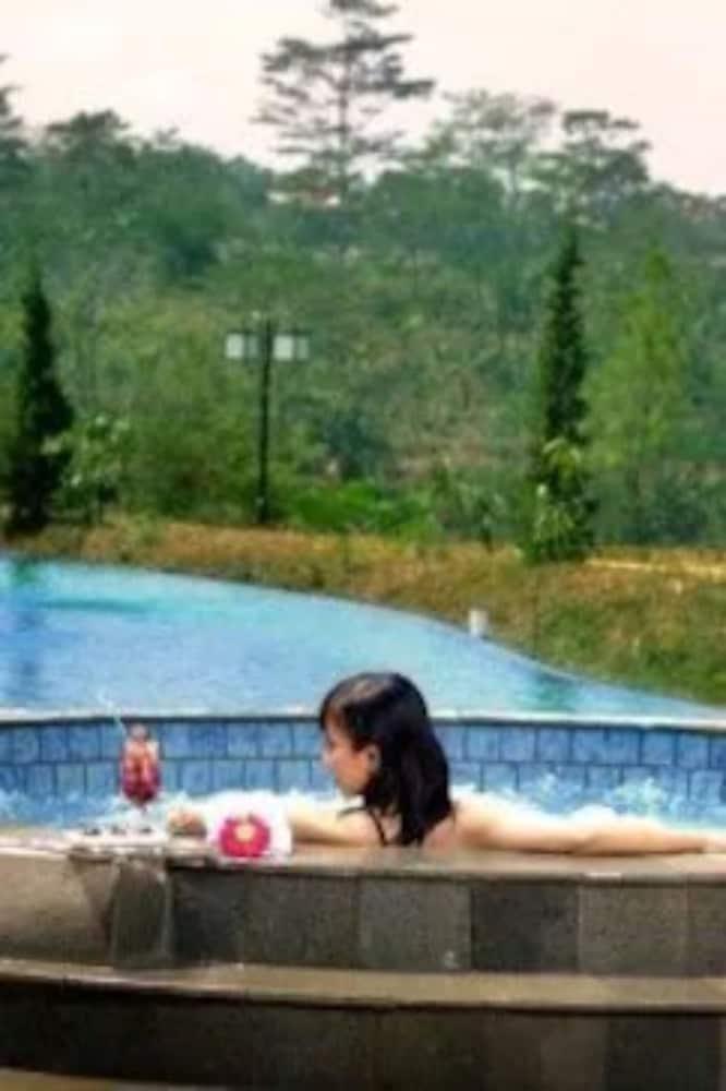Marbella Suites Bandung Cimenyan Екстер'єр фото