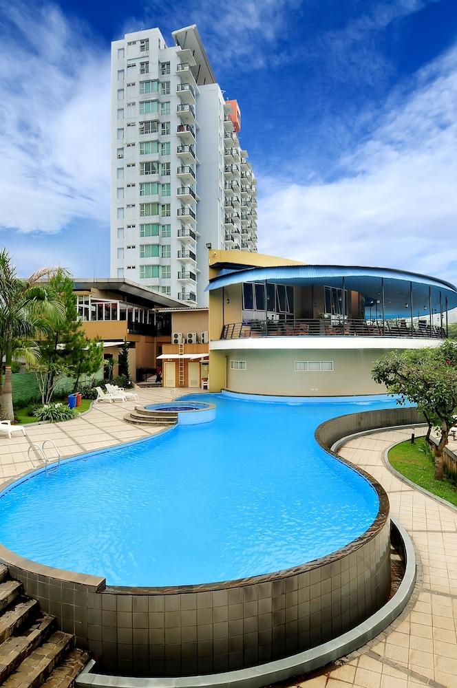 Marbella Suites Bandung Cimenyan Екстер'єр фото